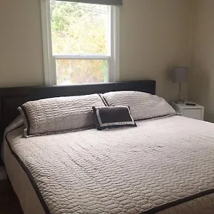Cozy Crown Hill Carkeek W/3 Beds, Full Kitchen & Backyard In North Apartment Seattle